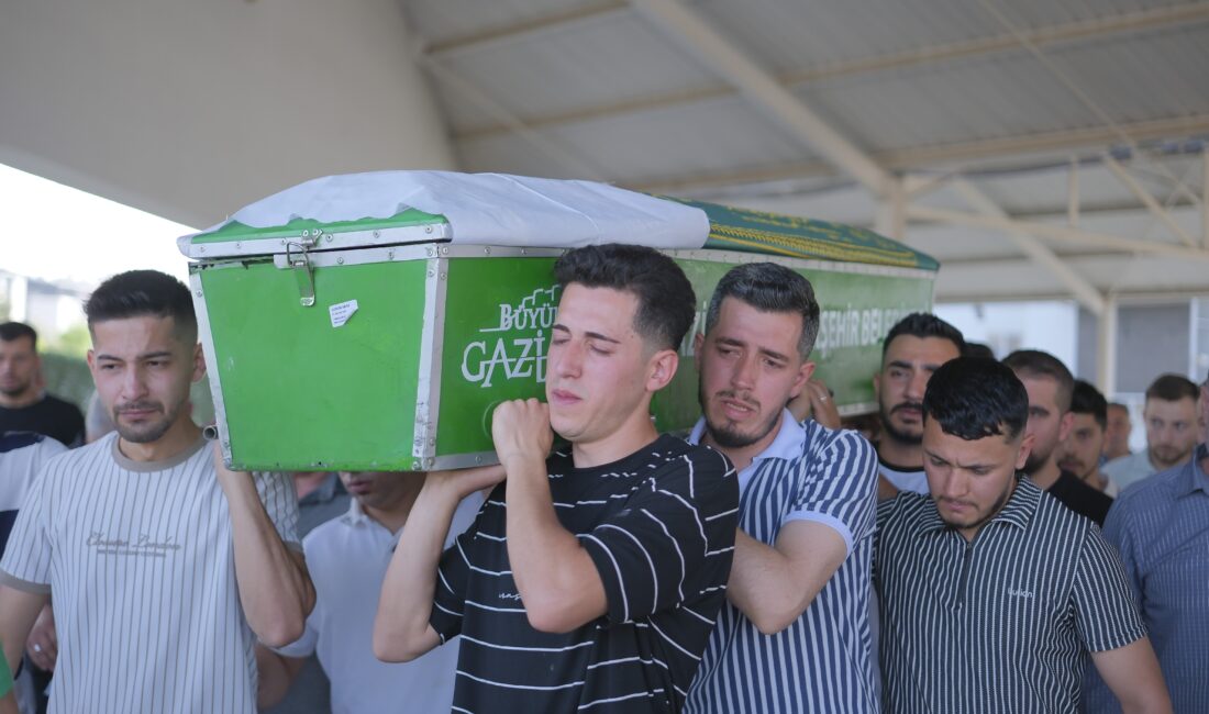 Gaziantep’te karaciğer kanseriyle mücadele eden 5 yaşındaki Elif Azra Yeniçeri,