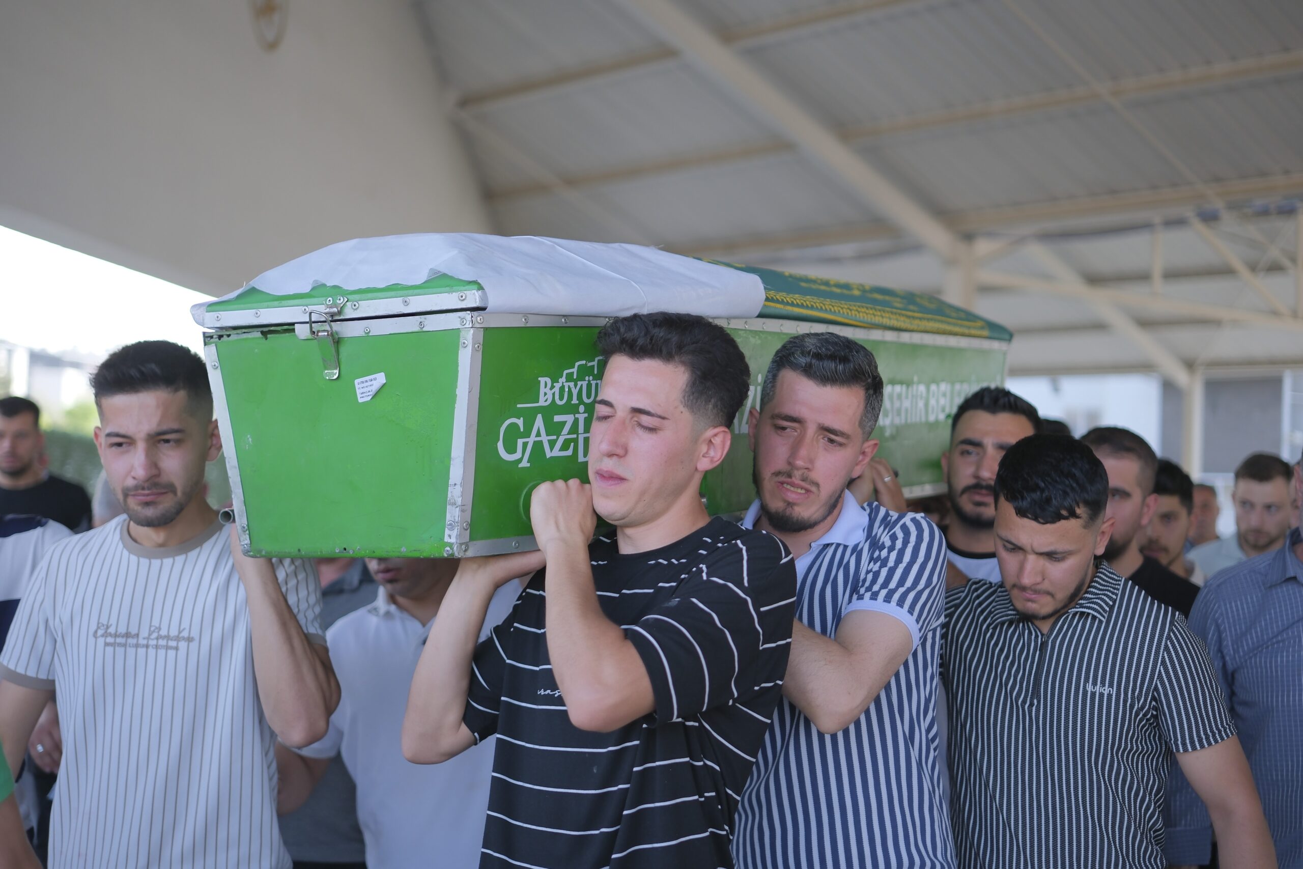 Gaziantep’te karaciğer kanseriyle mücadele eden 5 yaşındaki Elif Azra Yeniçeri,