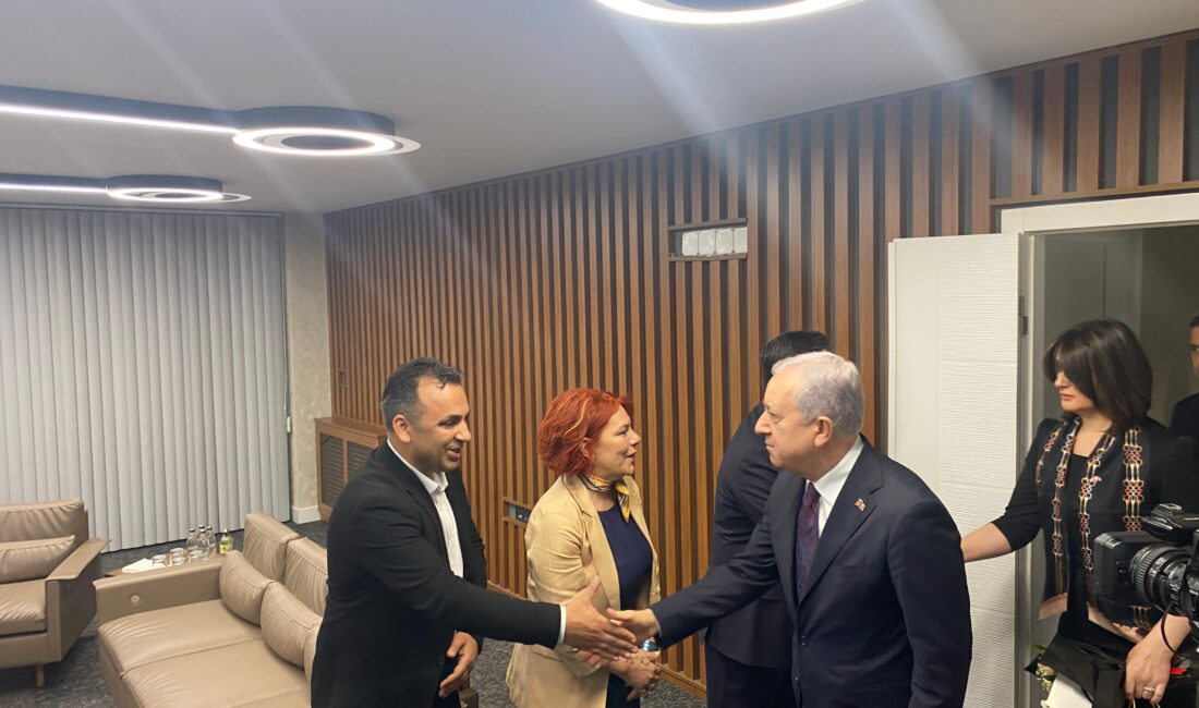 Kurban Bayramı vesilesiyle siyasi partiler arasında gerçekleşen geleneksel bayramlaşma ziyaretleri,