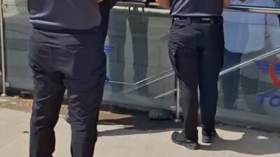 Kırıkkale’de tren garı önünde korkuluk camı ile zemin arasına sıkışan