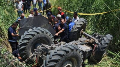 Adıyaman'da ekin yangınına müdahale etmeye çalışan kişi, kullandığı traktörün altında