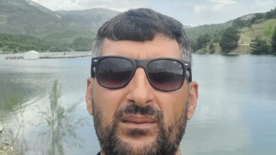  Antalya'nın Manavgat ilçesinde 4 katlı binada yük asansörü kurulumu yaparken