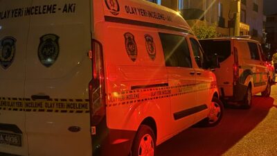 Burdur'da iki genç kızın evine gittikleri kadınla kapı önünde yaşadığı