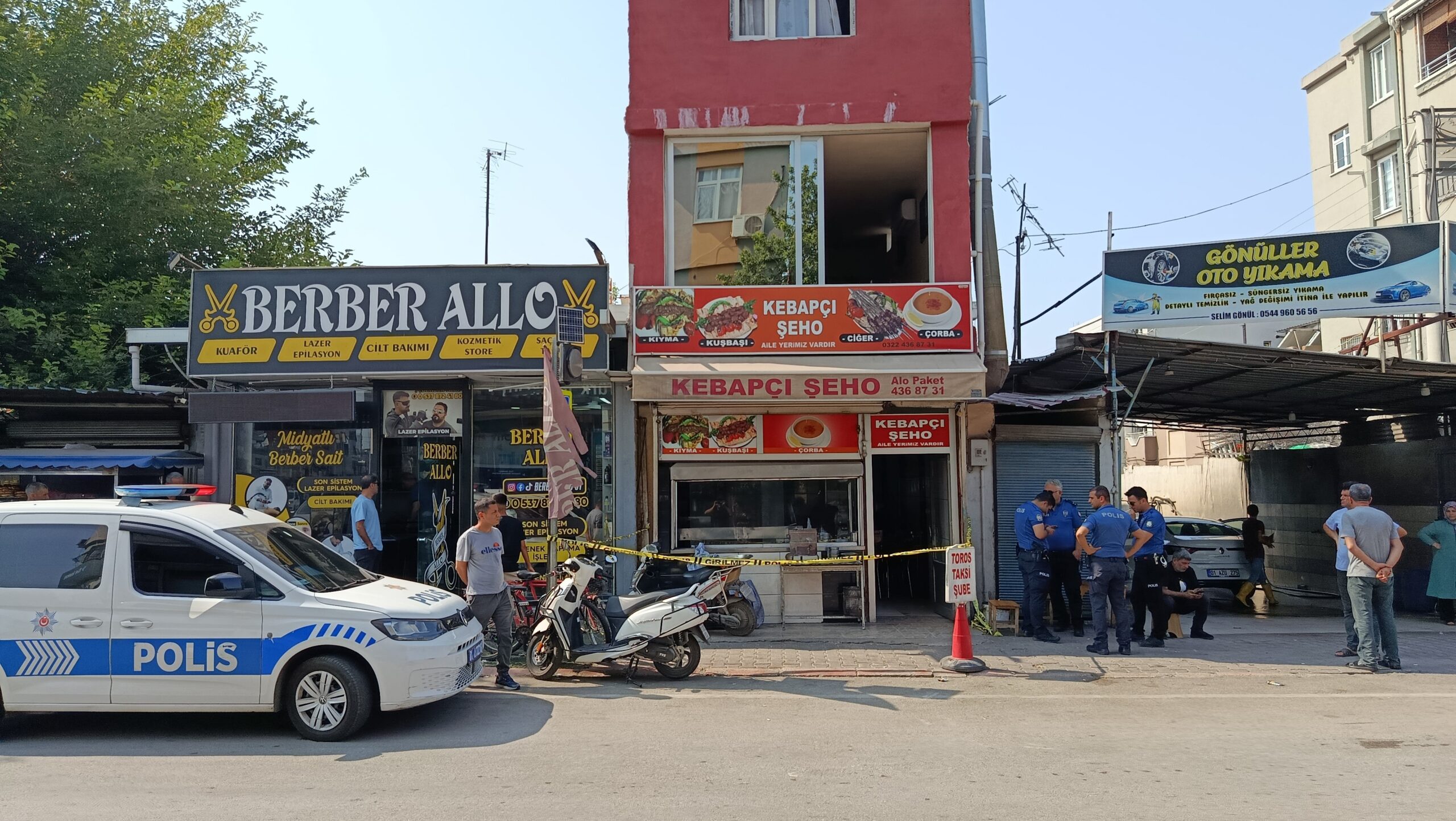 Adana'da bir şahıs, kebapçıda çalışan annesini boğazından ve vücudunun çeşitli