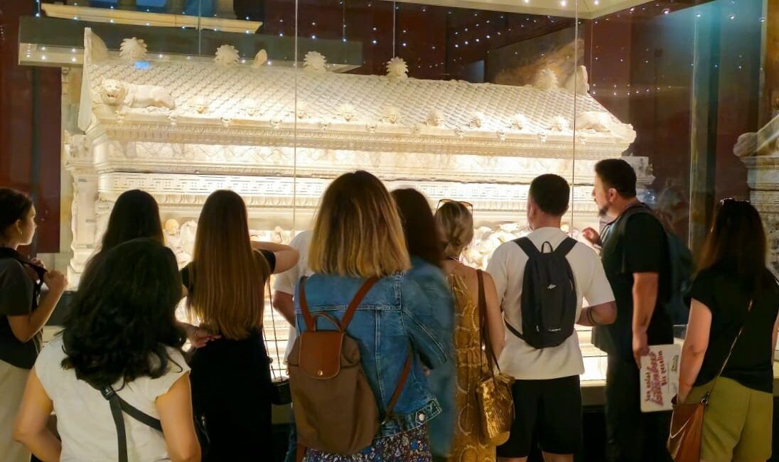Bayramda yüz binlerce insan rotalarını müze ve ören yerlerini ziyaret