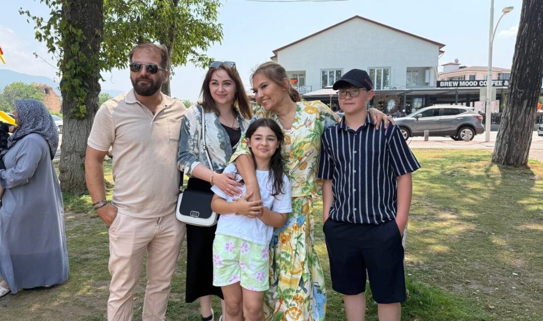 Geçtiğimiz hafta Yalova'daki konserinde küçük hayranı ile sahnede sorun yaşadığı
