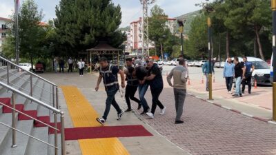 Burdur'da aracının önünü keserek halasının oğlunu tüfekle öldüren ve aynı