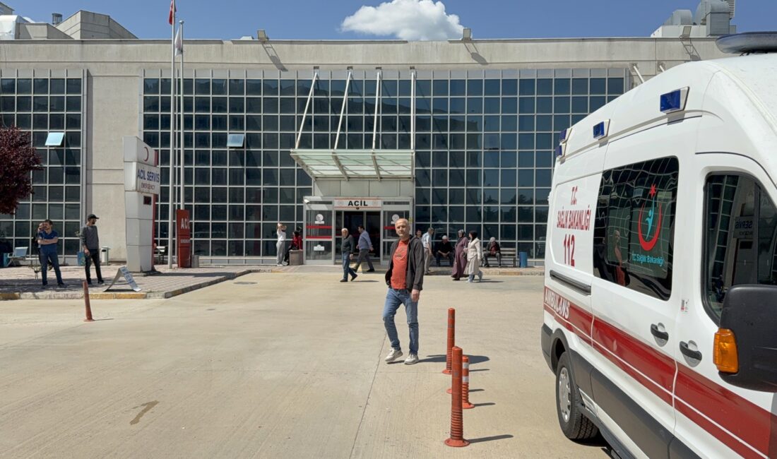 Miras kavgası kanlı bitti: Yengesini öldüren zanlı kaçtı Tokat merkeze bağlı Hasanbaba köyünde miras tartışmasında kan döküldü.