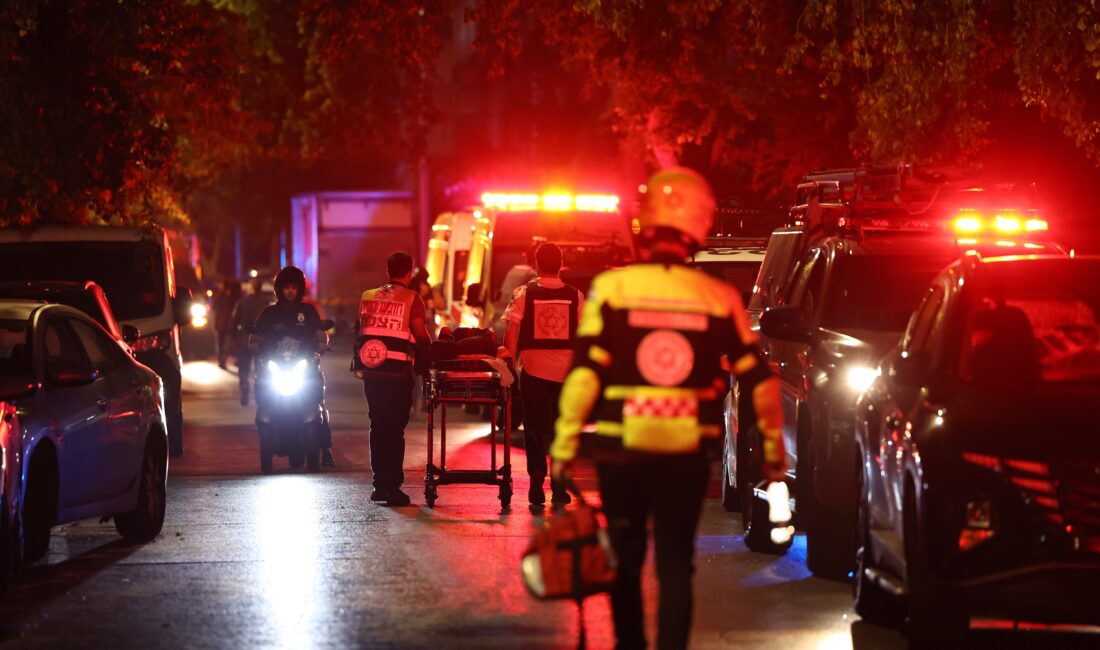İran'ın gece boyunca hipersonik füze ve balistik füzelerle İsrail'e düzenlediği