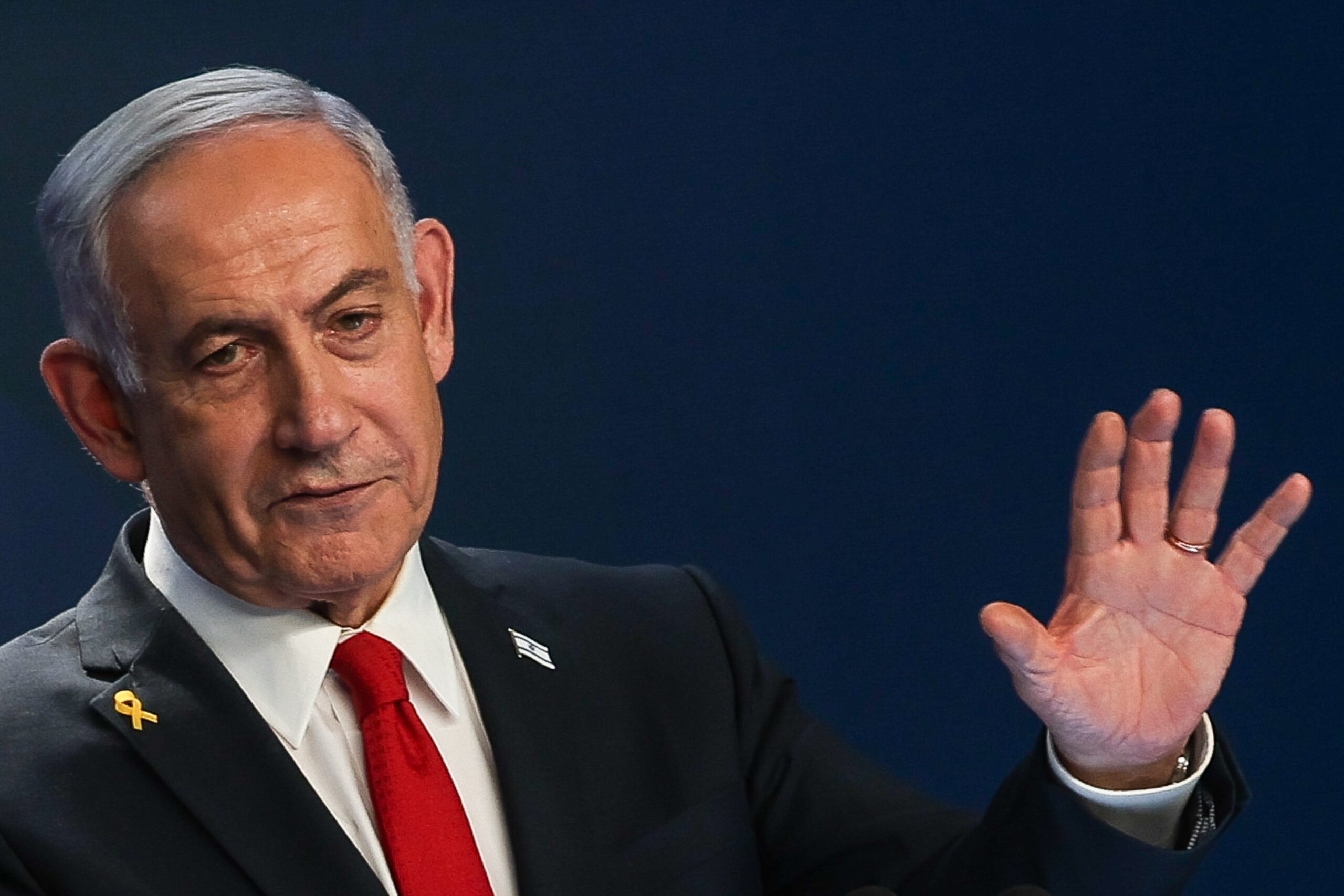  İsrail Başbakanı Binyamin Netanyahu, İran'ın ilk nükleer silahını geliştirmesine aylar