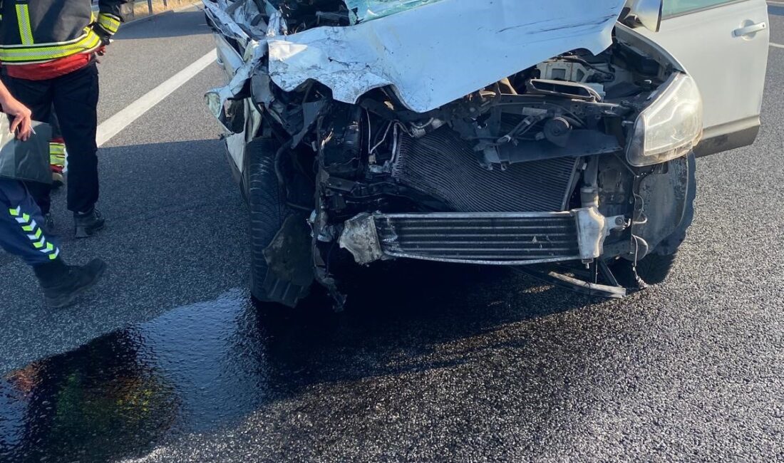  Balıkesir'de İzmir İstanbul Otoyolunun Savaştepe kavşağında meydana gelen trafik kazasında