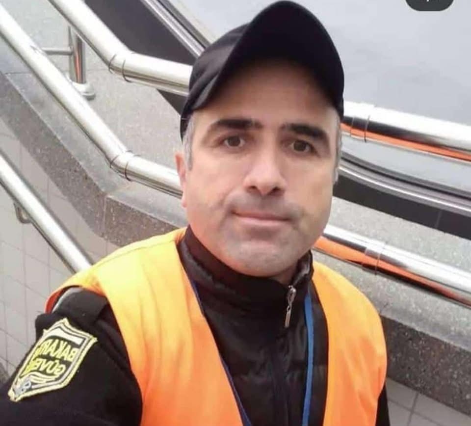İzmir Menderes’te İZBAN treninde sigara içen yolcu ile güvenlik görevlisi