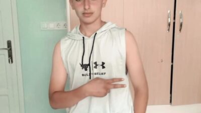 Hatay’ın Samandağ ilçesinde gece saatlerinde meydana gelen trafik kazasında, otomobille