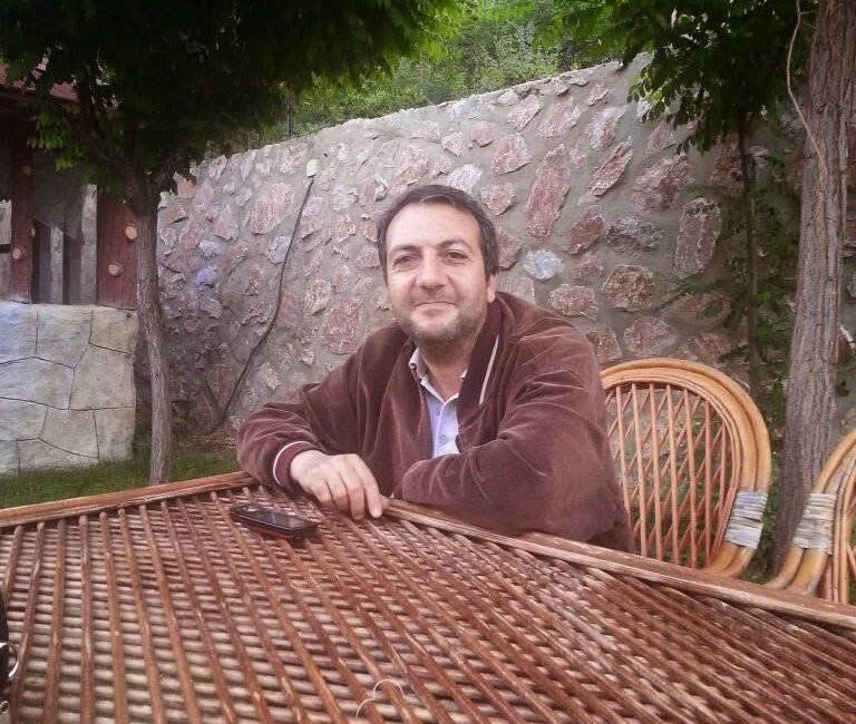 Denizli’nin Buldan ilçesinde evine dönen bir çiftçi, yılan sokması sonucu
