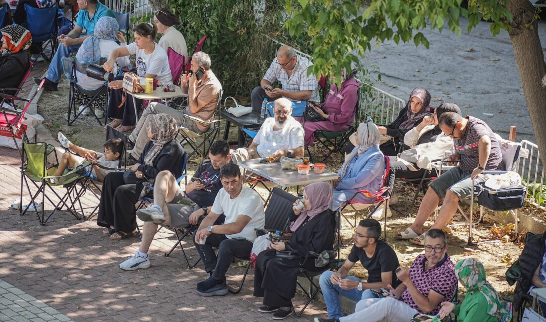 
Bursa’da Yükseköğretim Kurumları Sınavı'nın (YKS) ikinci oturumu olan Alan Yeterlilik