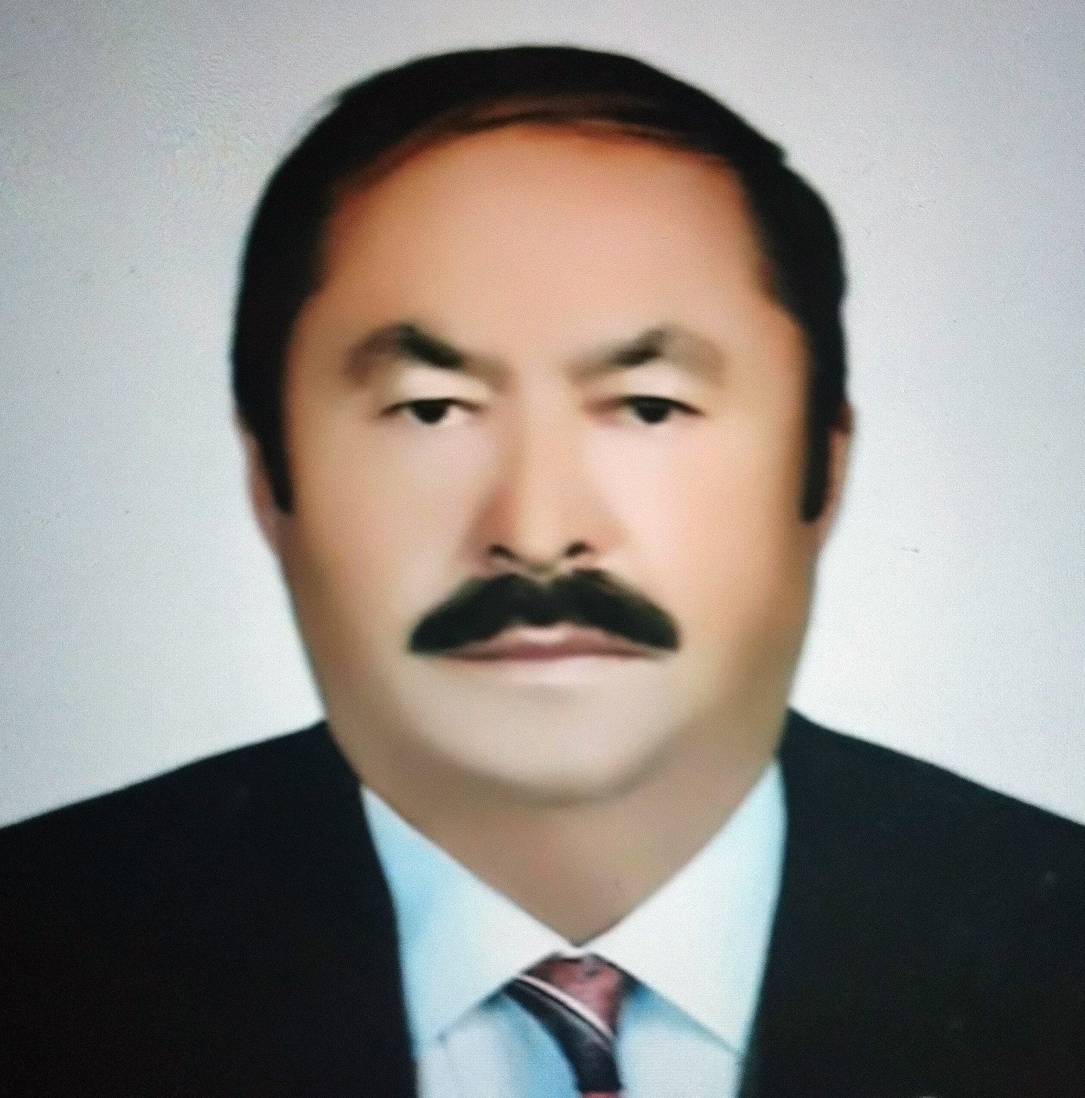 Trabzon’un Şalpazarı ilçesinde arıcılıkla uğraşan eski muhtar Hasan Yamaç, arı