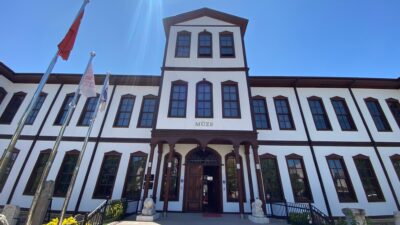 Tarihi bir binada hizmet veren ve 8,5 milyon yıl öncesine