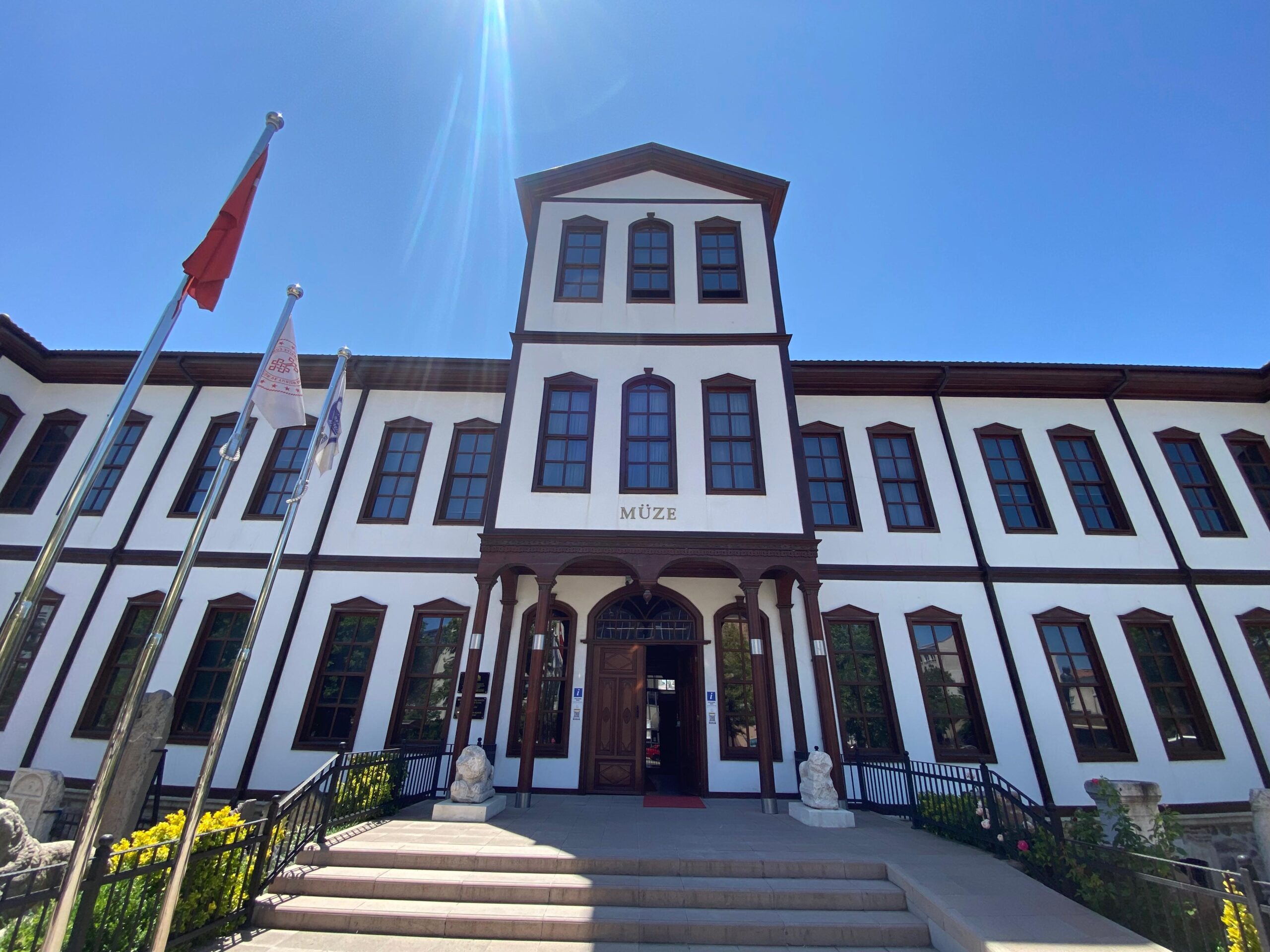 Tarihi bir binada hizmet veren ve 8,5 milyon yıl öncesine