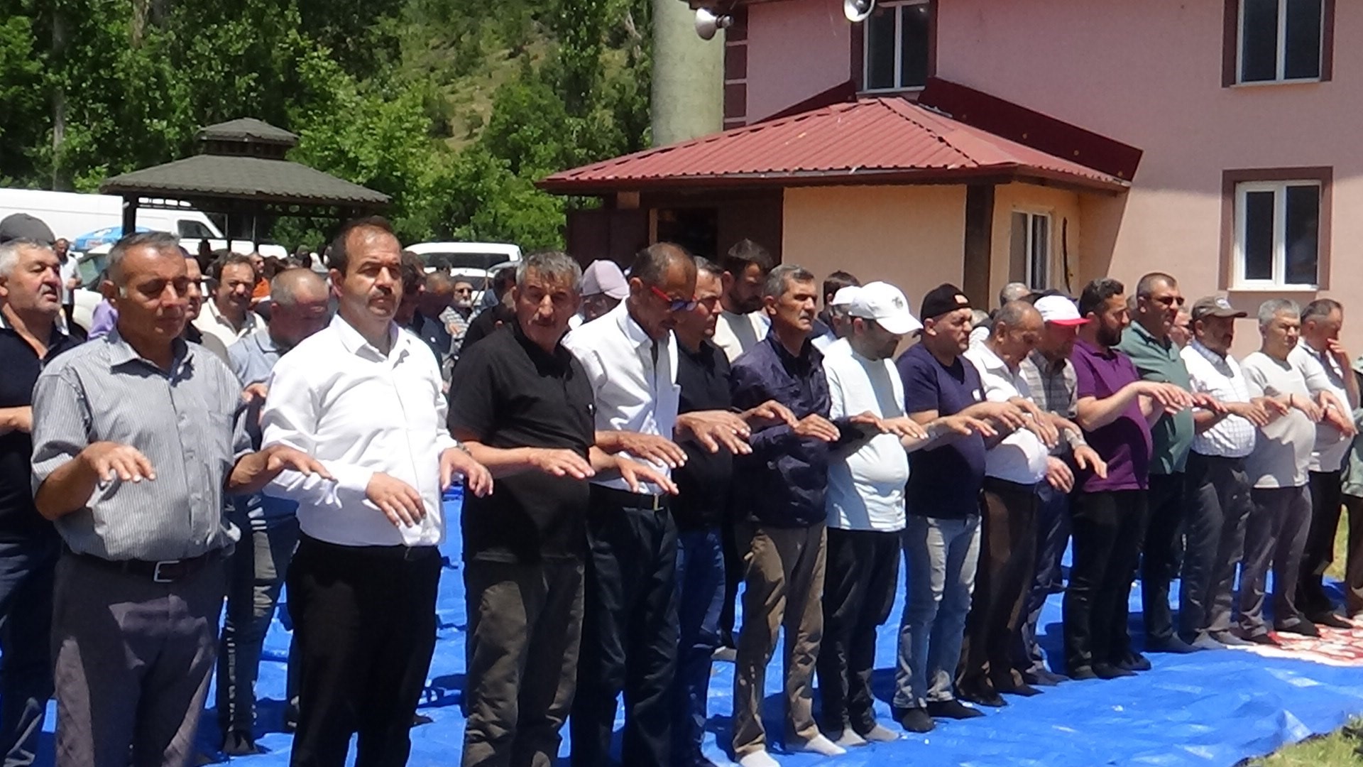 Bolu'nun Bulanık ve Mangırlar köylerinde düzenlenen asırlık Hacet Bayramı, bu