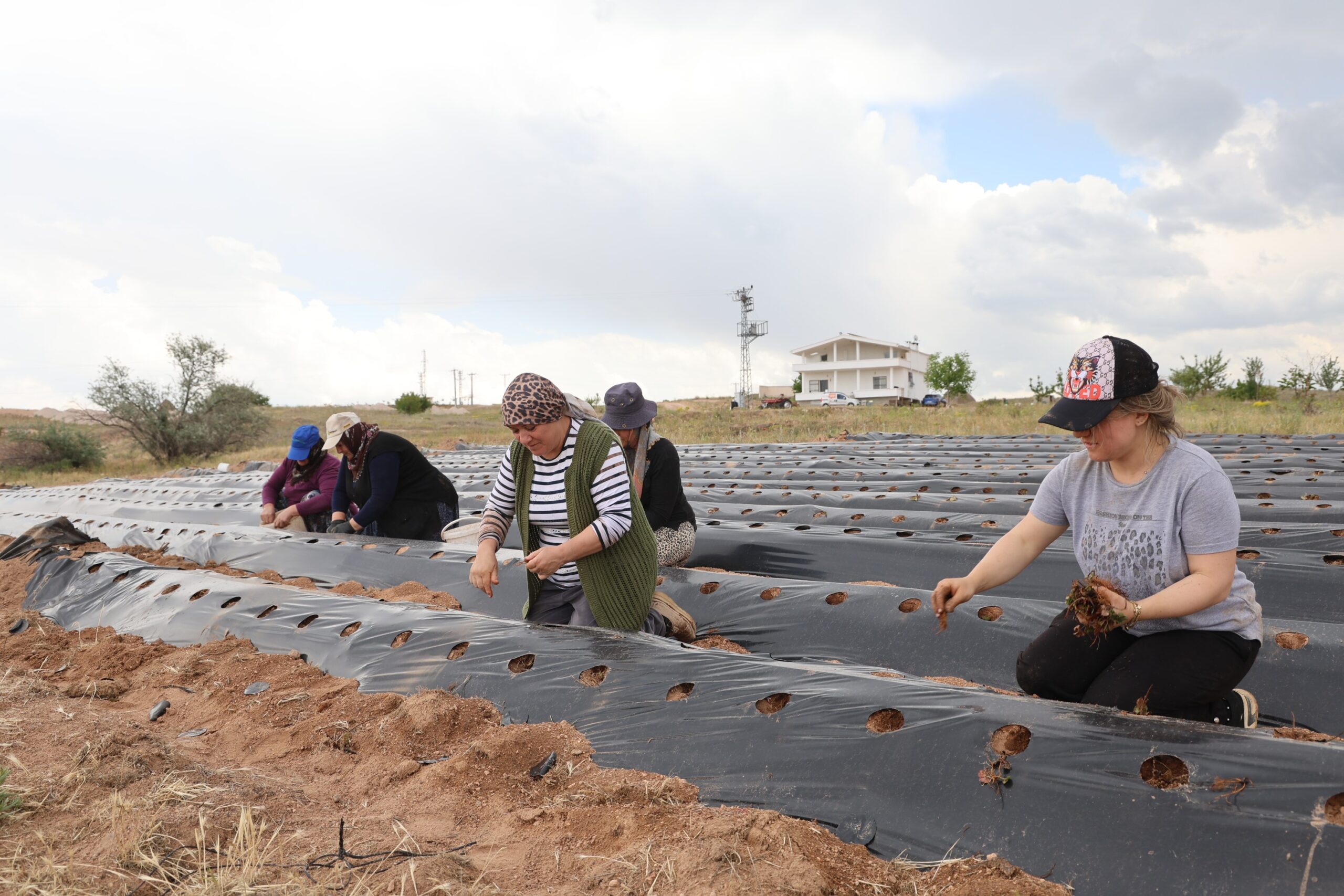 Nevşehir'de yaşayan girişimci Nuray Görgün, kızı için bir gelecek kurma