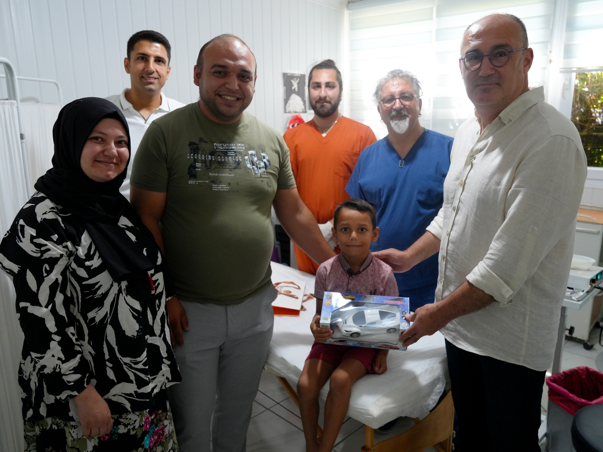 Alanya Belediyesi, sosyal sorumluluk projeleri kapsamında yürüttüğü ücretsiz sünnet hizmetinin