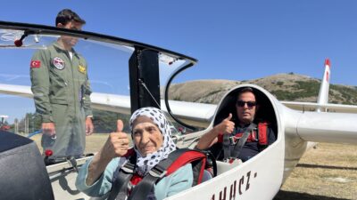 Bilecik'te bir huzurevinde yaşayan 83 yaşındaki Mürüvvet Dibsoy, "gençliğinizde ne