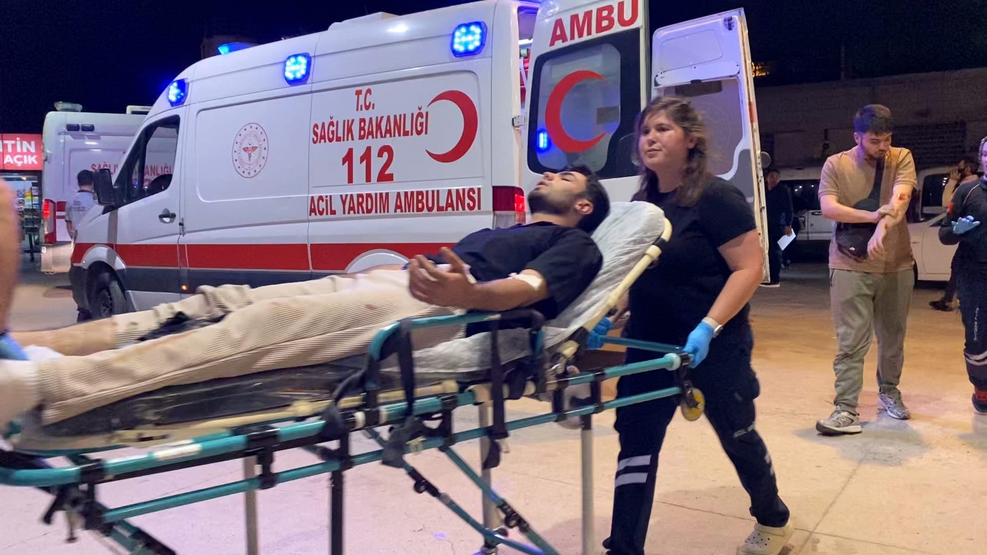 Bursa'nın İnegöl ilçesinde, gece saatlerinde iki motosikletin çarpışması sonucu trafik