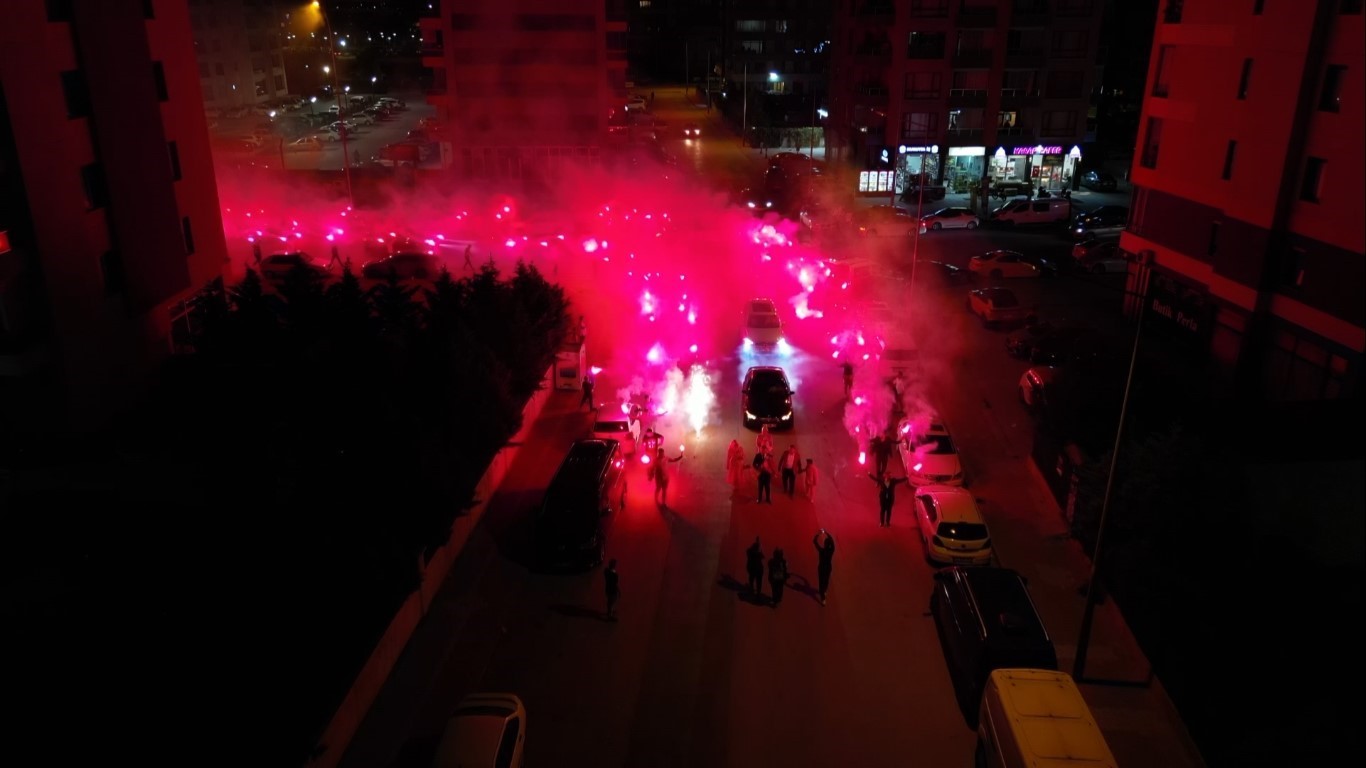 Konya'da gerçekleştirilen bir kız isteme merasimi, kutlamaların sınırları aşmasıyla adli