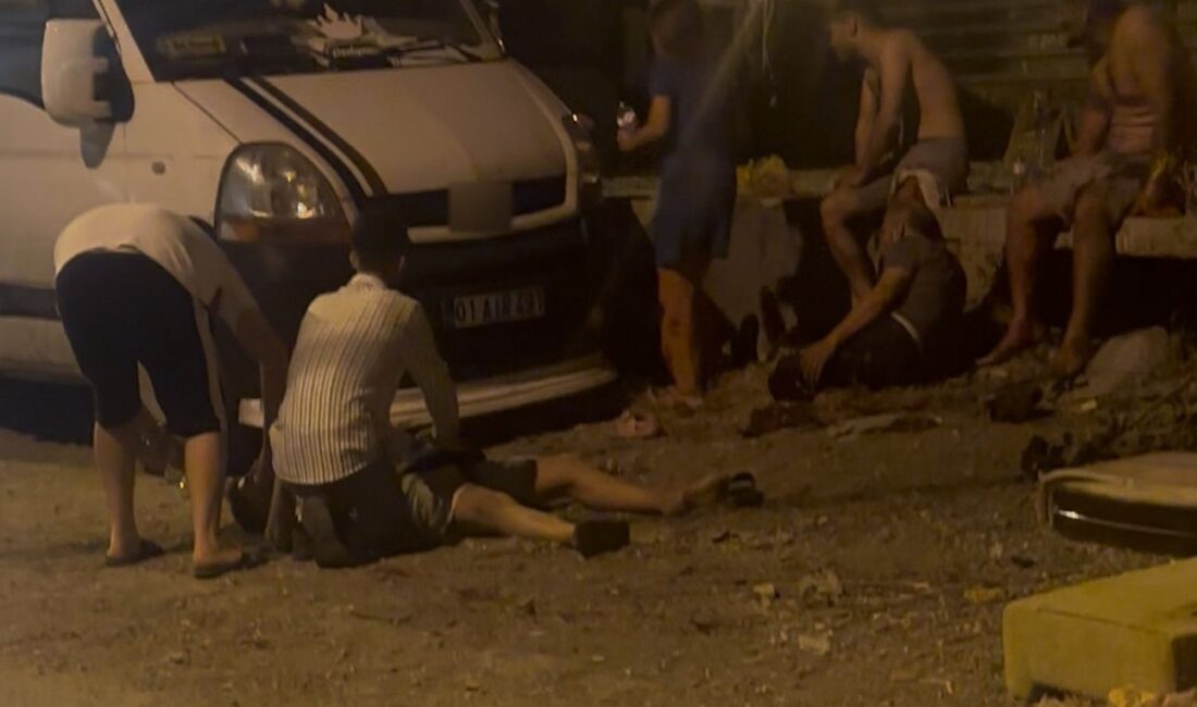 Adana'da, bir arkadaş grubu arasında başlayan sözlü tartışma, kısa sürede