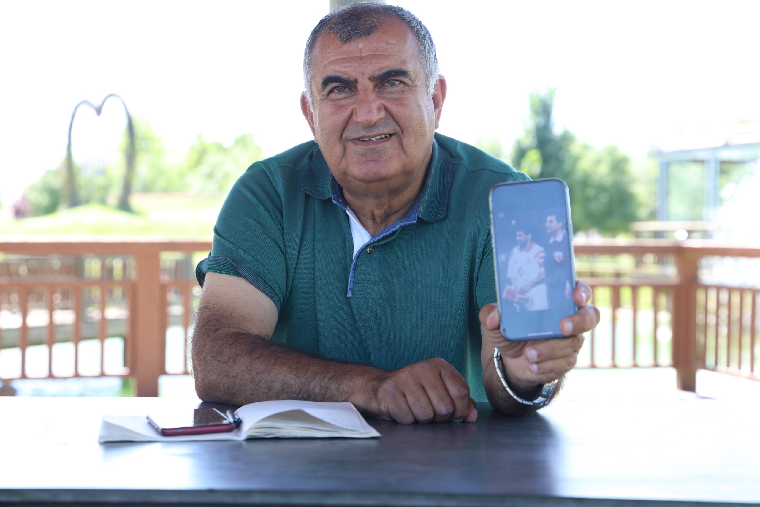 Elazığlı deneyimli futbol hakemi Nurettin Dehmen, futbol efsanesi Diego Armando