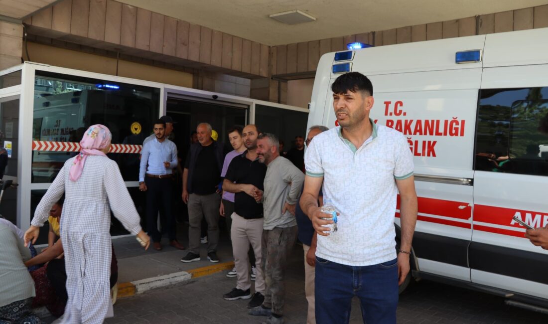 Erzurum'un Oltu ilçesinde, Oltu taşı çıkarılan bir maden sahasında göçük