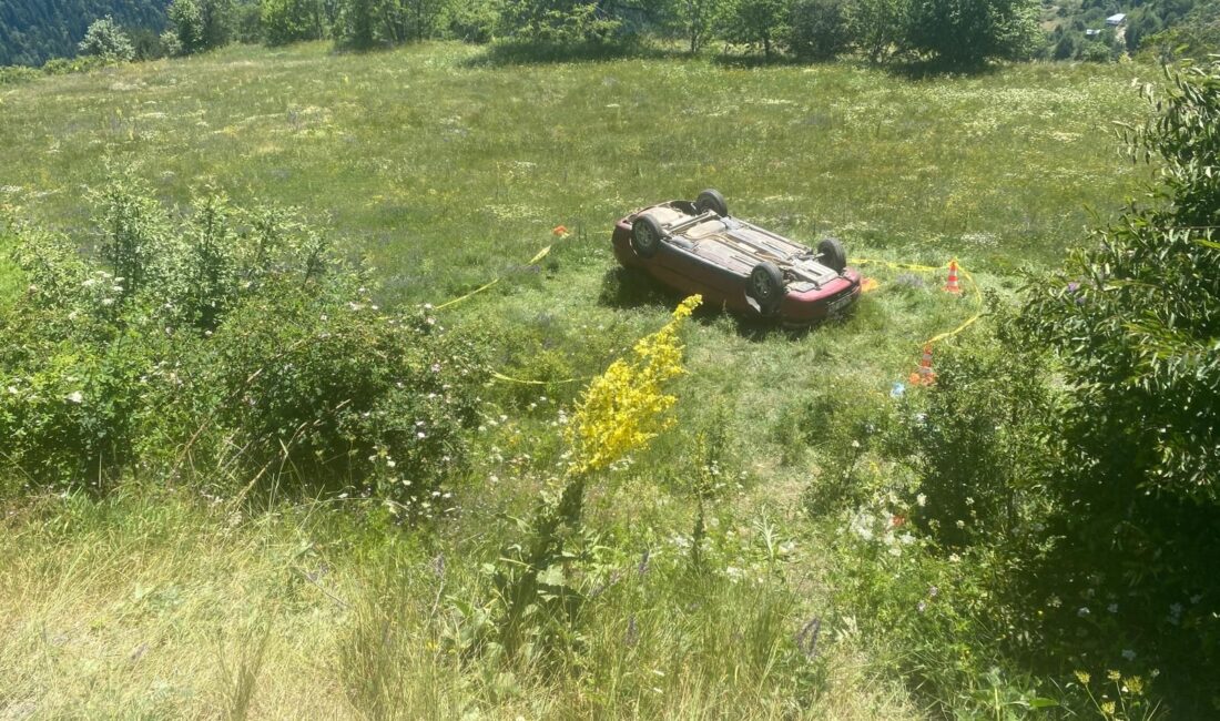  Kastamonu'da yoldan çıkan otomobilin uçuruma yuvarlandığı kazada 1 kişi öldü, 4