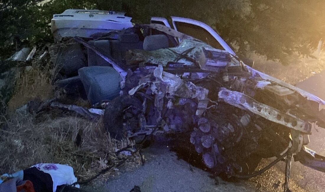  Balıkesir'in Susurluk ilçesinde sabah saatlerinde meydana gelen trafik kazasında 3
