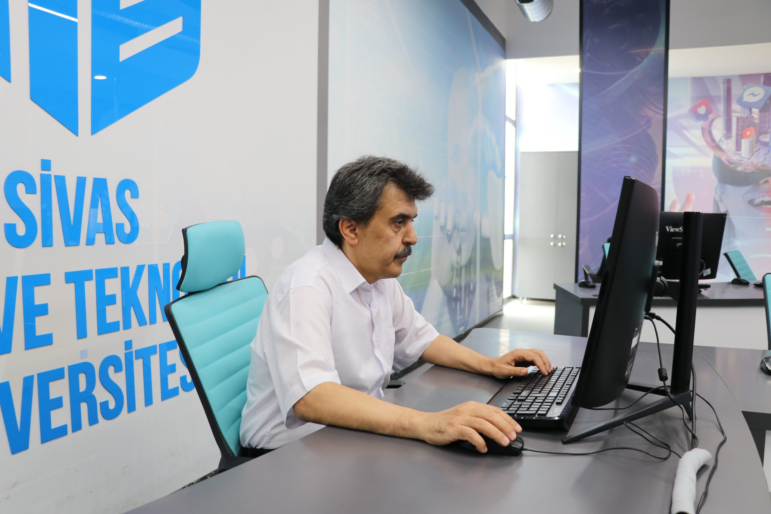 Sivas Bilim ve Teknoloji Üniversitesi’nden uzman bir isim, kuantum bilgisayarlarının