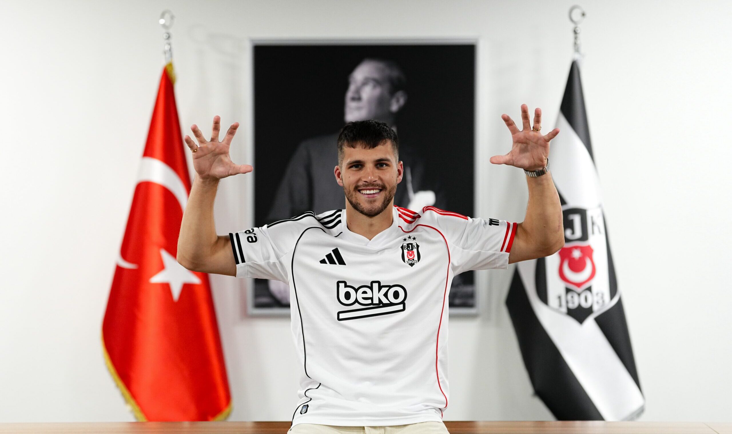 Beşiktaş, David Jurásek’i Kadrosuna Kattı