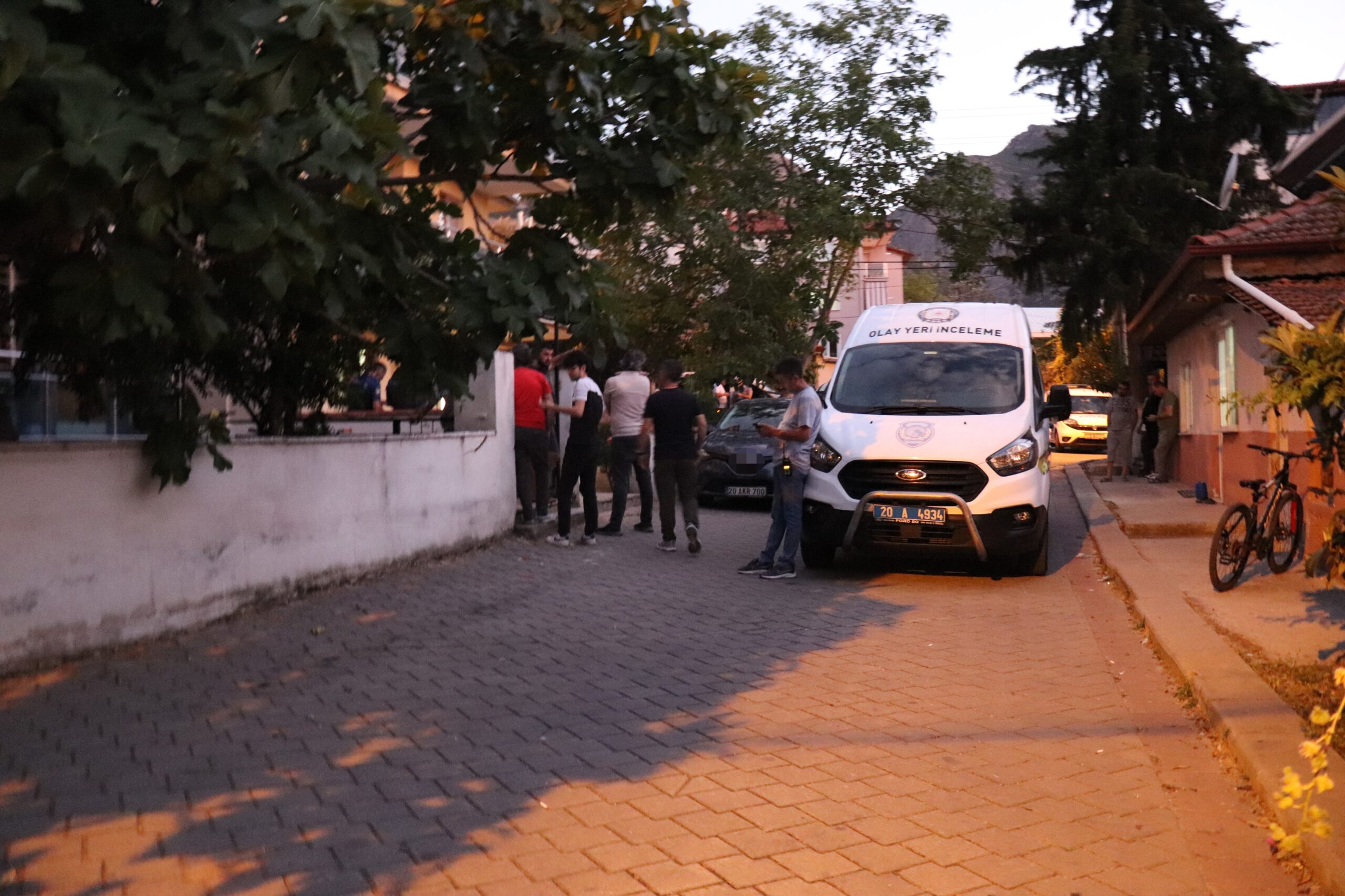 Denizli'nin Pamukkale ilçesinde, yabancı uyruklu üç şahıs arasında çıkan ve