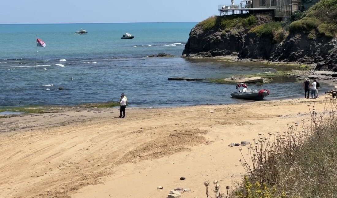 İstanbul Sarıyer'deki Kısırkaya Plajı'nda denize girerek kaybolan iki genci arama