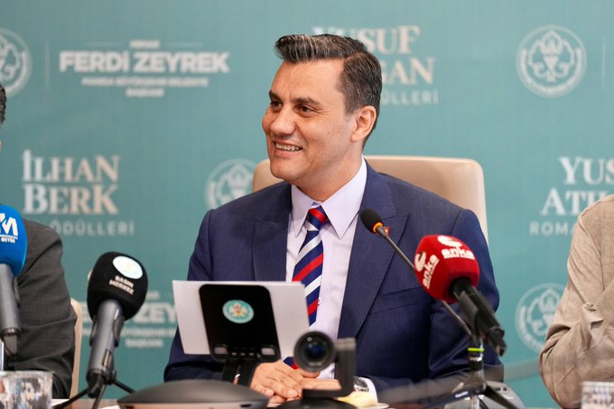 Manisa'da evinde elektrik akımına kapılan Büyükşehir Belediye Başkanı Ferdi Zeyrek,