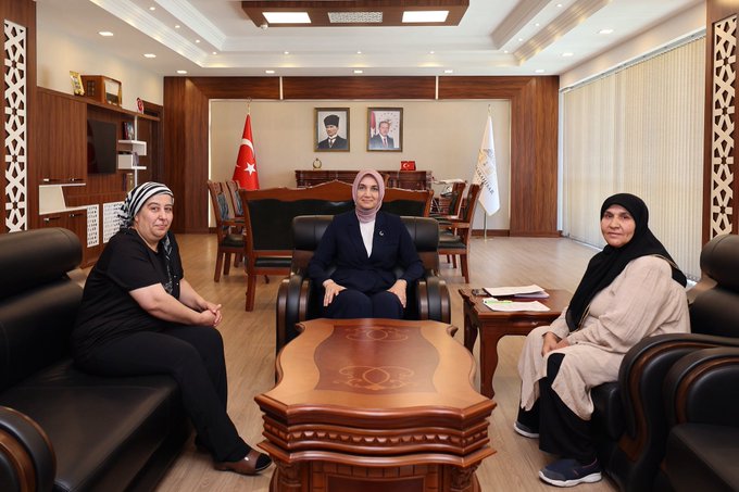 Afyonkarahisar Valisi Doç. Dr. Kübra Güran Yiğitbaşı, Şehit Ömer Sayar’ın