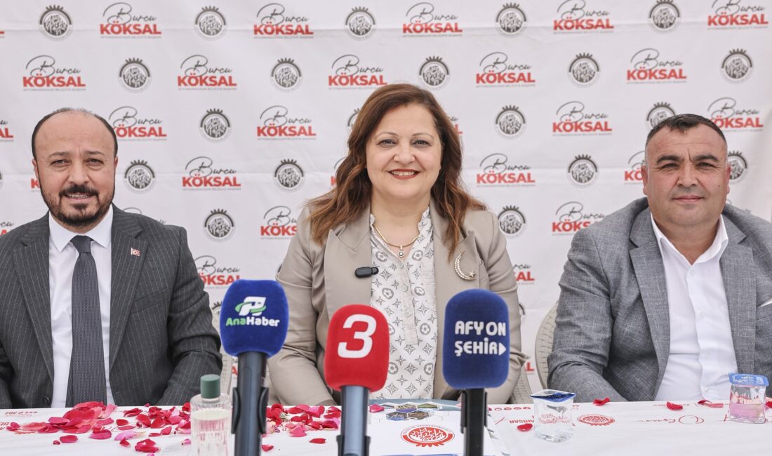 Afyonkarahisar Belediye Başkanı Burcu Köksal, Kanlıca Mahallesi’nde vatandaşlarla bir araya