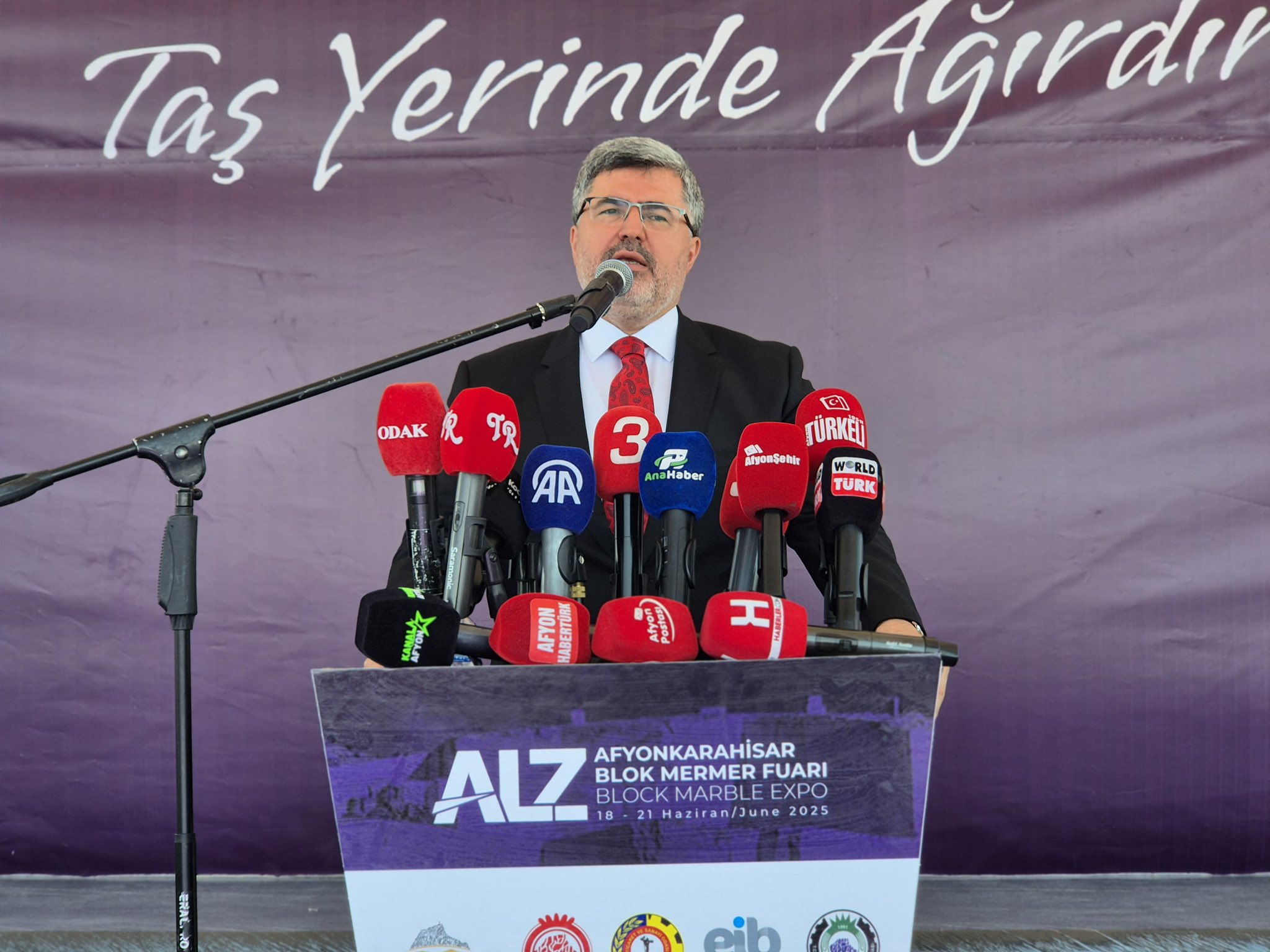 Afyonkarahisar’da bu yıl ilk kez düzenlenen Afyon Blok Mermer Fuarı