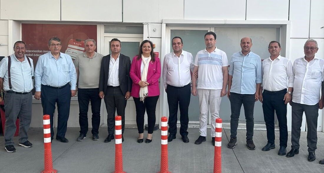 Kocatepe Gazetesi’nde kaçak tadilat belirlenmesi üzerine Afyonkarahisar Belediyesi, binayı mühürlemişti.