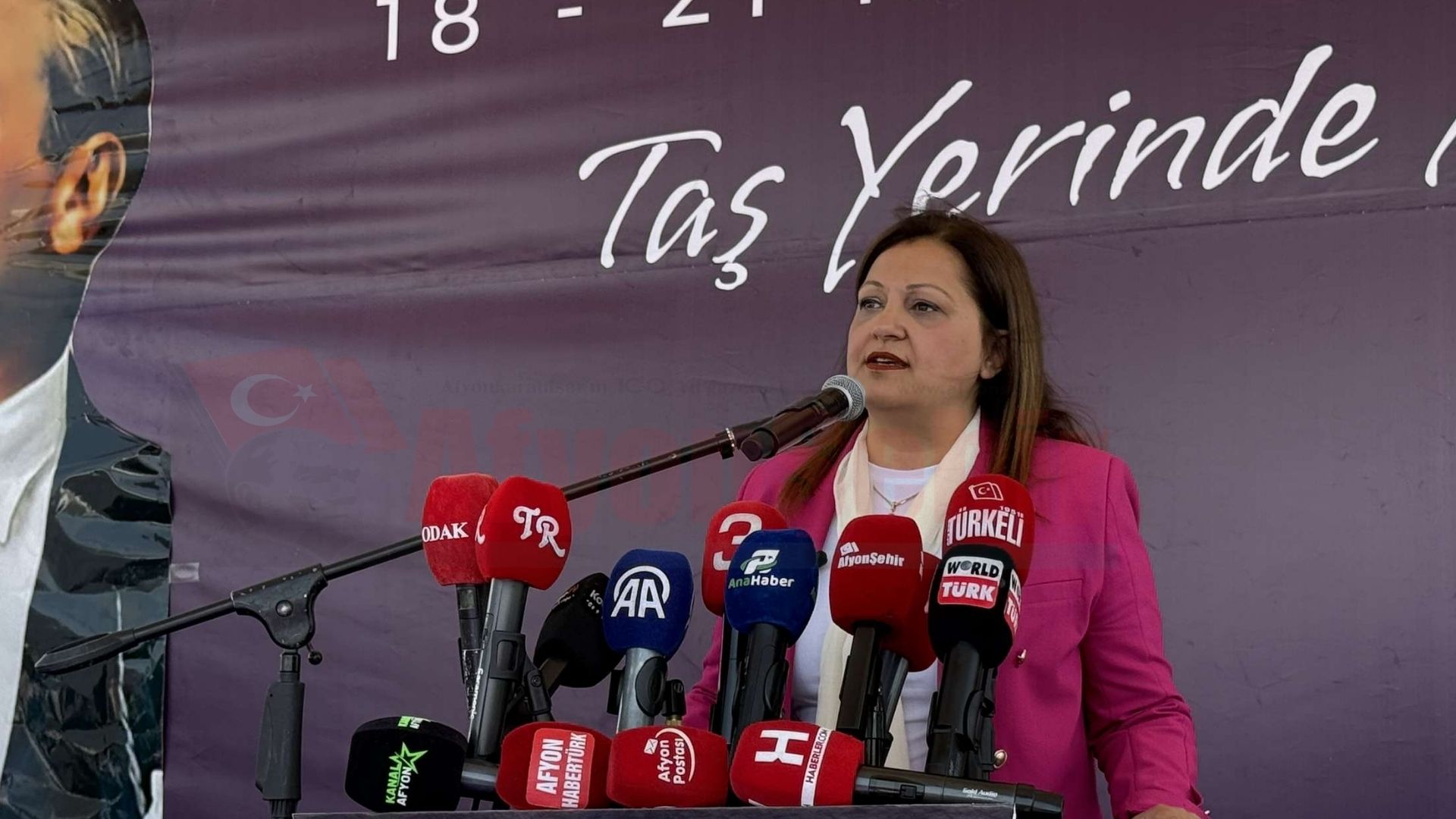 Afyonkarahisar’da gerçekleştirilen Blok Mermer Fuarı, törenle açıldı.