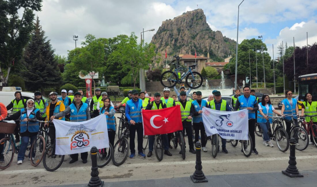 Afyonkarahisar Yeşilay Derneği ve Afyonkarahisar Bisiklet İl Temsilciliği iş birliğinde,