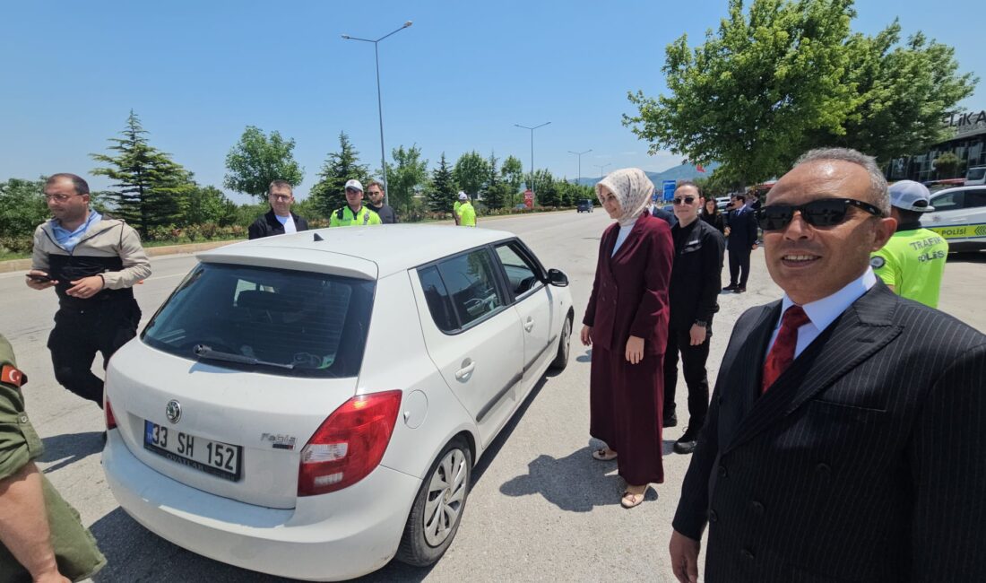 Afyonkarahisar Valisi Kübra Güran Yiğitbaşı, Kurban Bayramı dolayısıyla Afyonkarahisar Emniyet