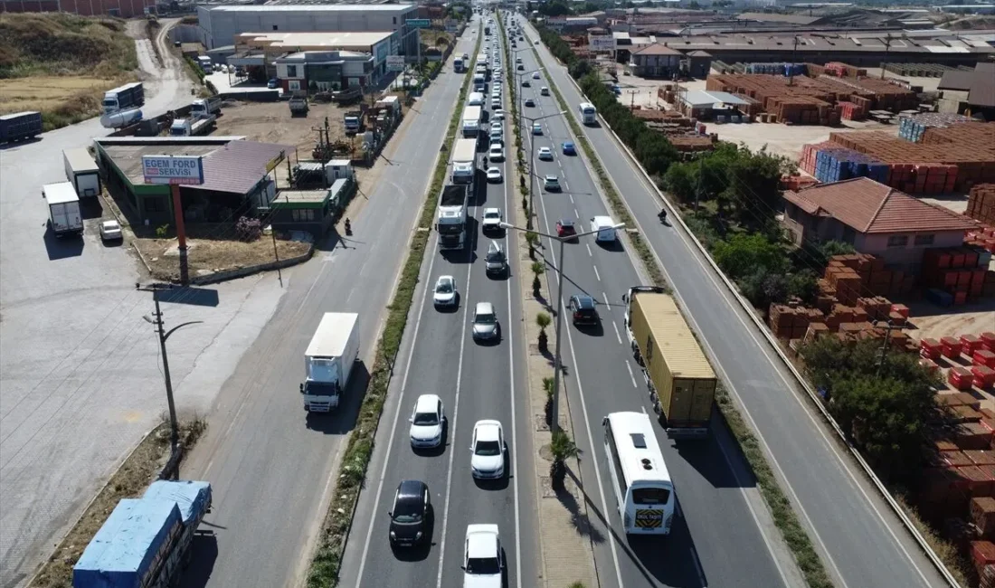  Kurban Bayramı tatilinin son gününde, İzmir-Ankara kara yolunun Manisa'dan geçen