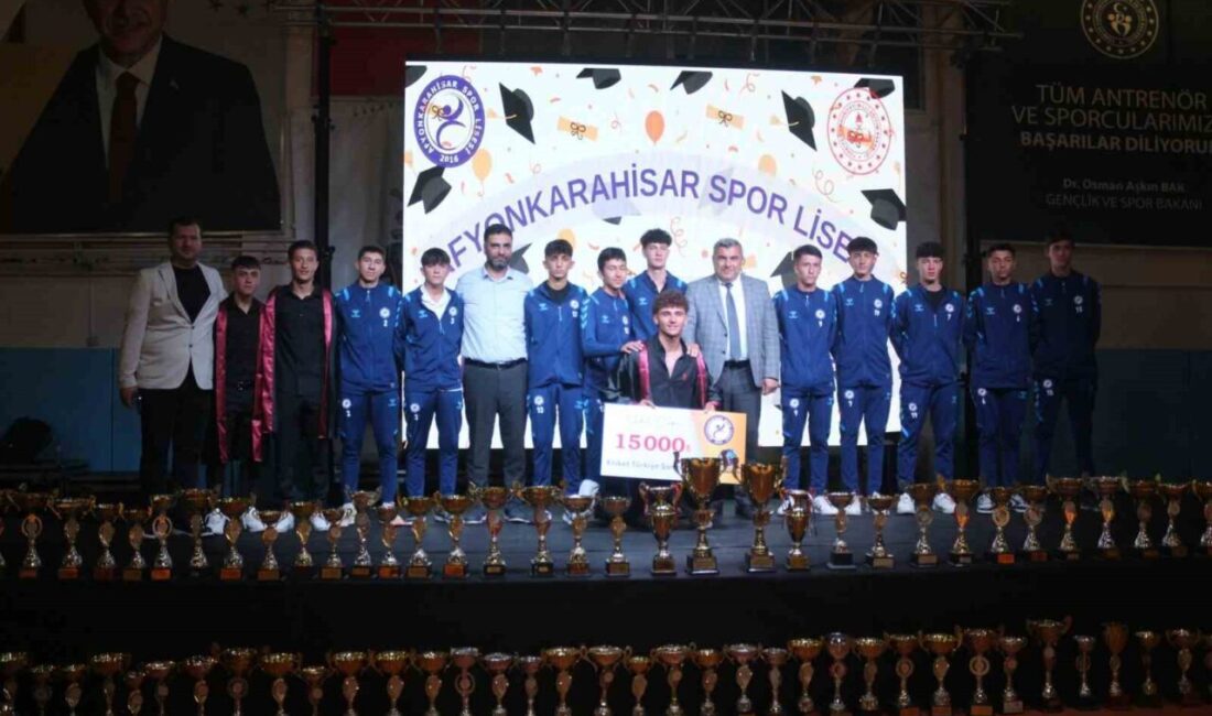 Afyonkarahisar Spor Lisesi, Türkiye şampiyonluklarıyla taçlanan öğrencilerini görkemli bir ödül