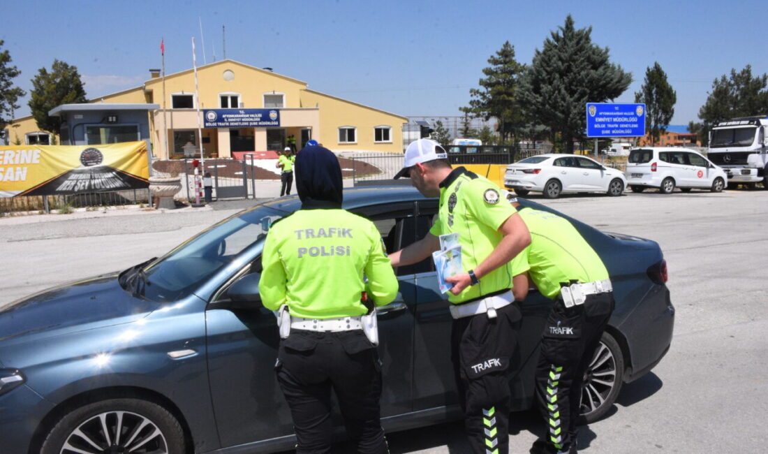 AFYONKARAHİSAR (AA) – Afyonkarahisar'da Kurban Bayramı tatili dolayısıyla yola çıkanlar