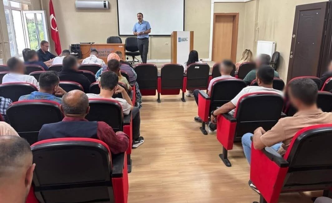 Afyonkarahisar Denetimli Serbestlik Müdürlüğü’nde, yükümlülere yönelik anlamlı bir seminer gerçekleştirildi.