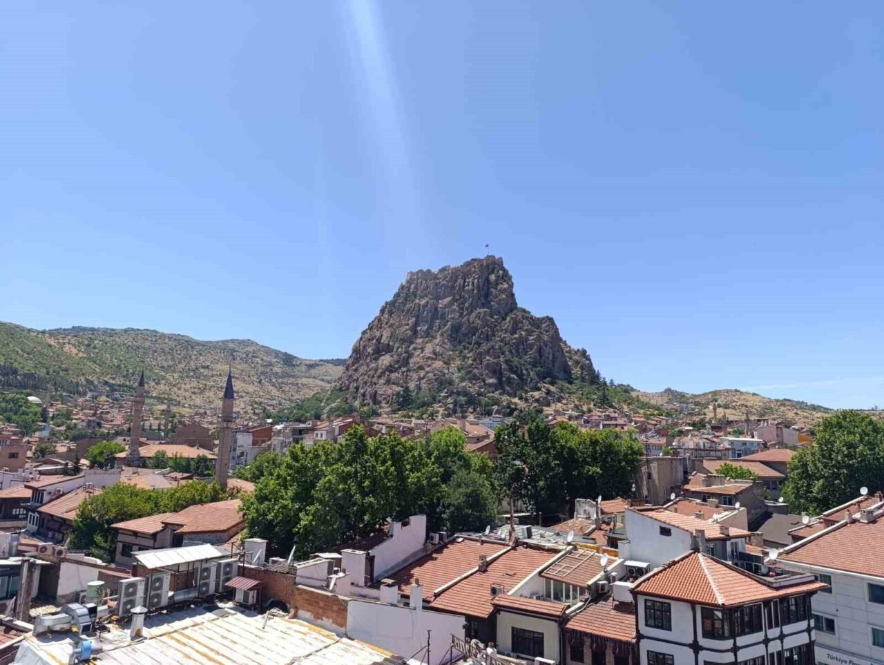 Afyonkarahisar yeni haftaya sıcak ve parçalı bulutlu bir hava ile